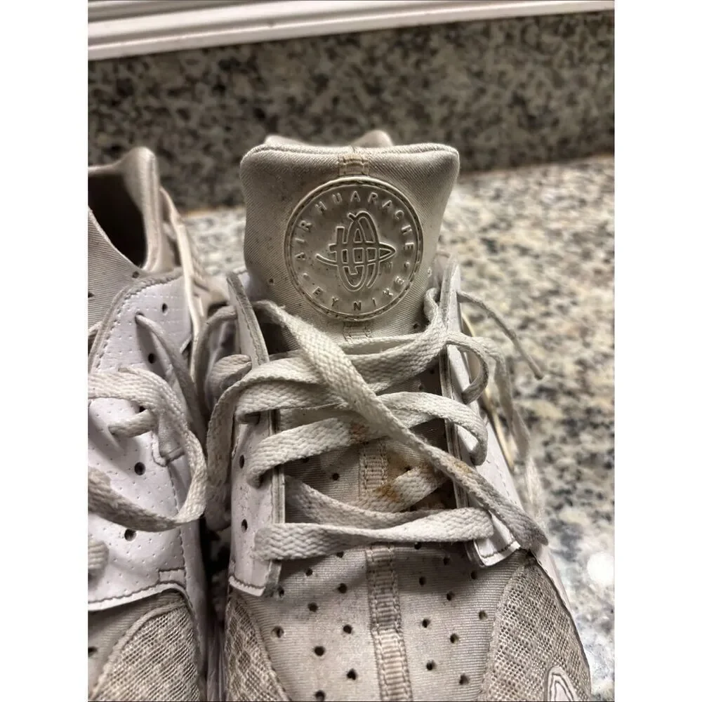 Nike Huarache Off-White/Light Gray Athletic Sneakers